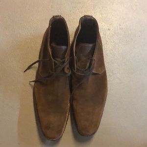 Men’s suede chukka boots